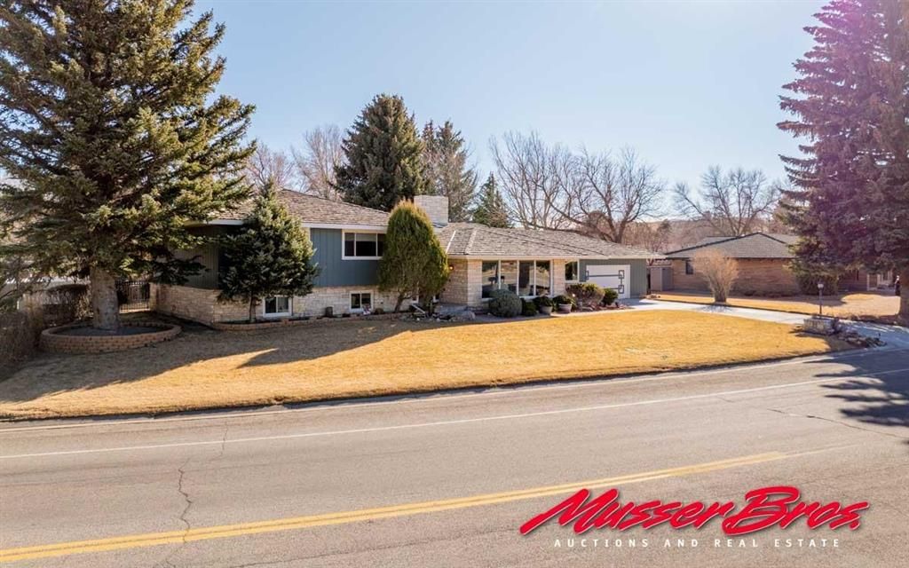 Photo of 920 Skyline Dr, Cody, WY 82414 (MLS # 10032130)