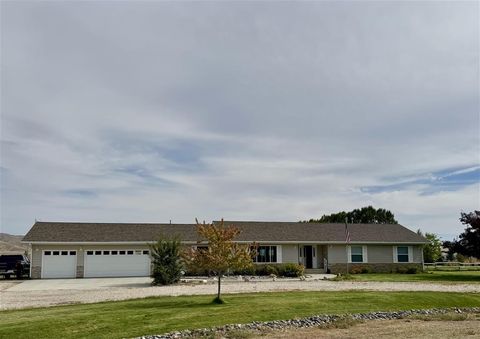 Photo of 17 Shoshone River Dr, Cody, WY 82414 (MLS # 10031702)