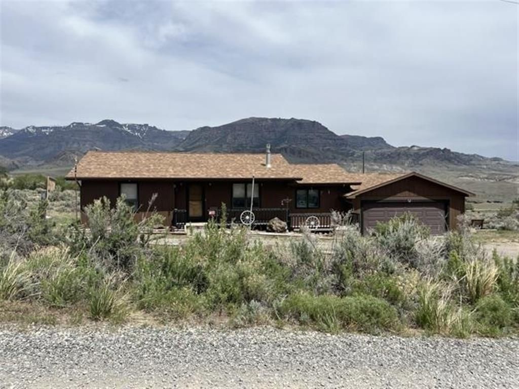 Photo of 5 Hallingdal Ln, Cody, WY 82414 (MLS # 10032419)