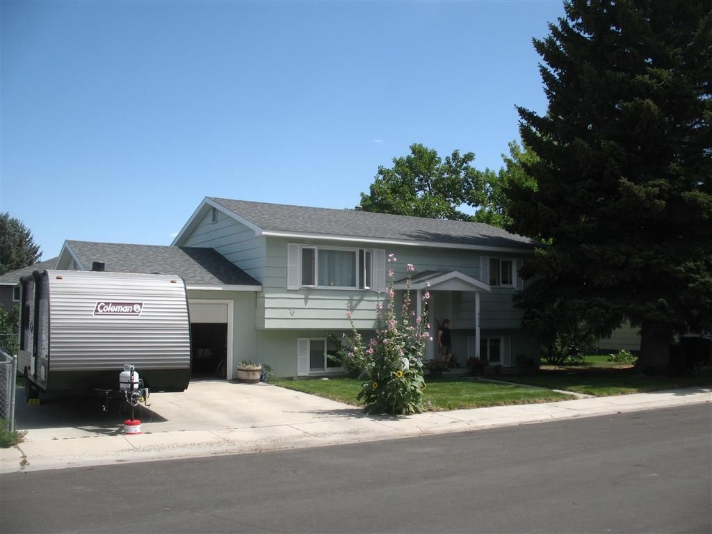 Photo of 423 S Hamilton St, Powell, WY 82435 (MLS # 10031879)