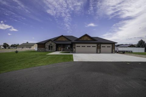 Photo of 20 Copper Creek Tr, Cody, WY 82414 (MLS # 10031665)