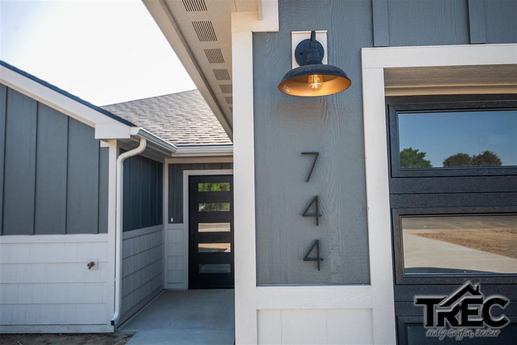 Photo of 744 N Day St, Powell, WY 82435 (MLS # 10031421)