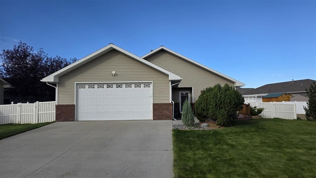 Photo of 913 34th St, Cody, WY 82414 (MLS # 10031723)
