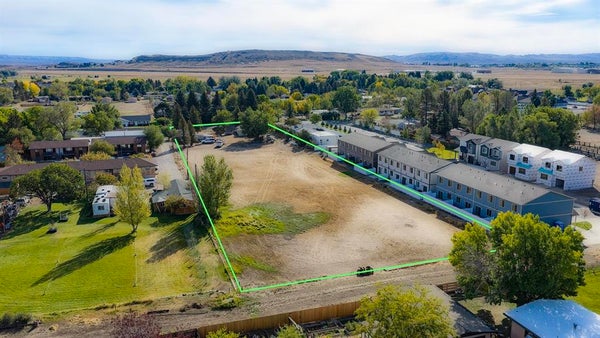 1405 29TH ST, CODY, WY 82414 - Image a402d8b83d8feb91a45de4e1c56295fb/4079077127
