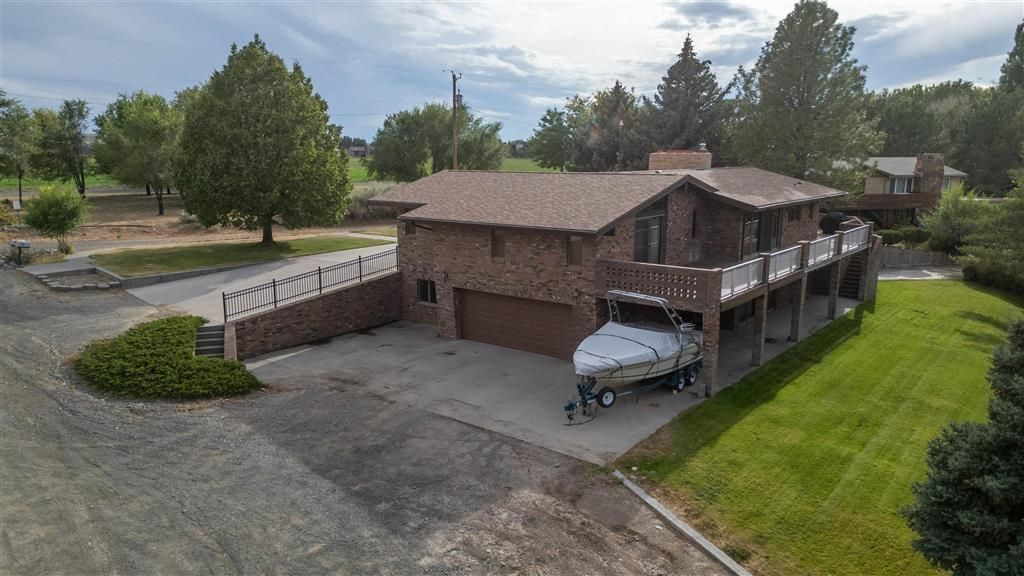 Photo of 852 Garfield Ave, Lovell, WY 82431 (MLS # 10032381)