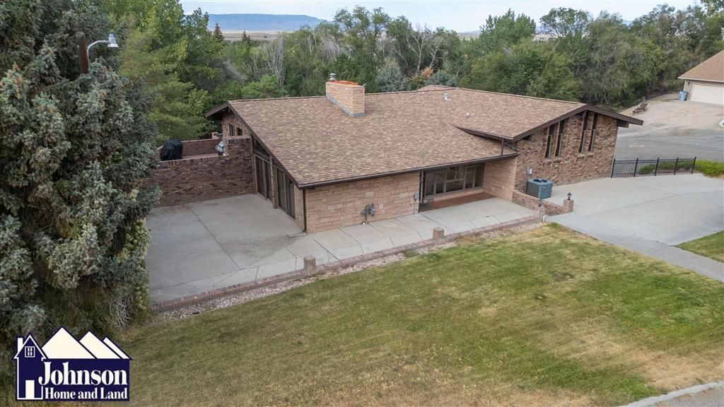 Photo of 852 Garfield Ave, Lovell, WY 82431 (MLS # 10032381)