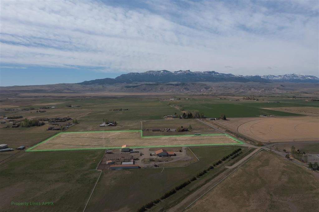 Photo of 20 Jody Ln, Cody, WY 82414 (MLS # 10032372)
