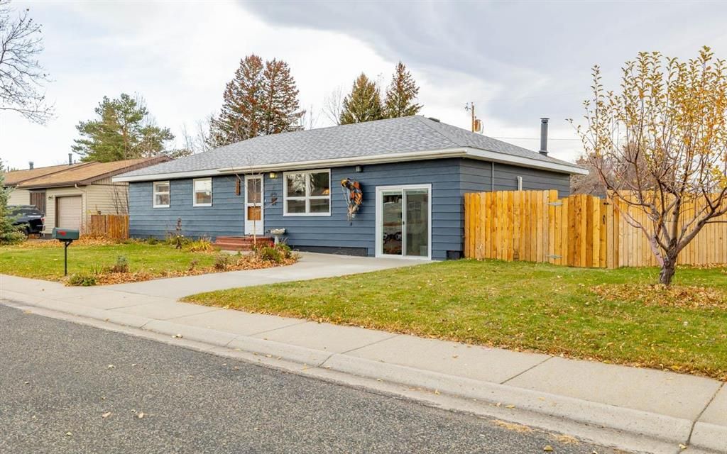 Photo of 1225 Alpine Ave, Cody, WY 82414 (MLS # 10031860)