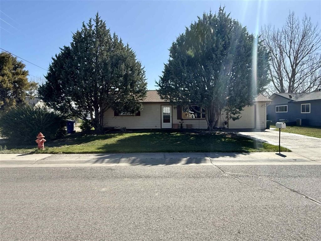 Photo of 25 Circle Dr, Lovell, WY 82431 (MLS # 10032254)