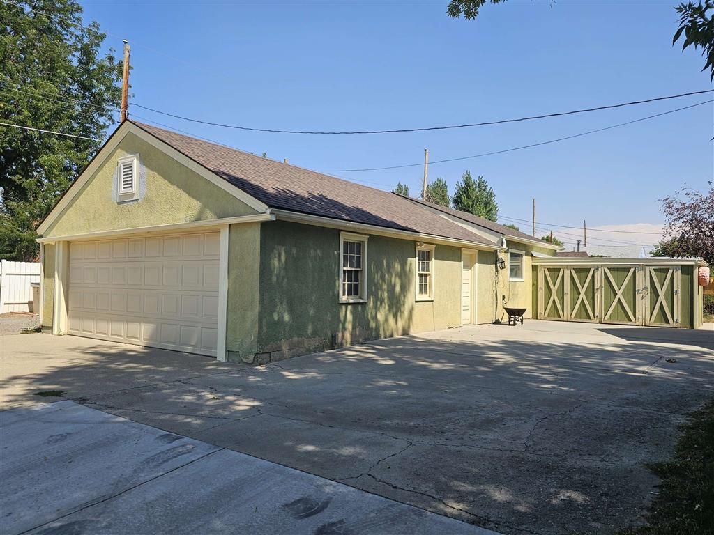 Photo of 1301 Pulliam Ave, Worland, WY 82401 (MLS # 10031635)