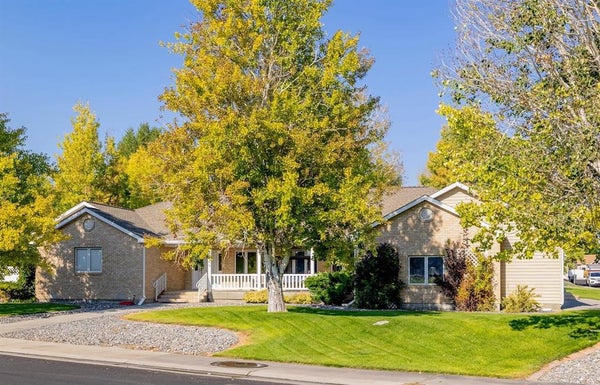 594 GRAND ST, POWELL, WY 82435 - Image bccf2d2c0696367906c1304bf57bb12c/2474246742