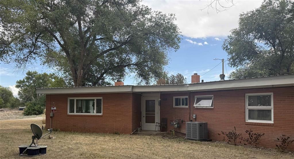 Photo of 868 McKinley Ave, Lovell, WY 82431 (MLS # 10031673)