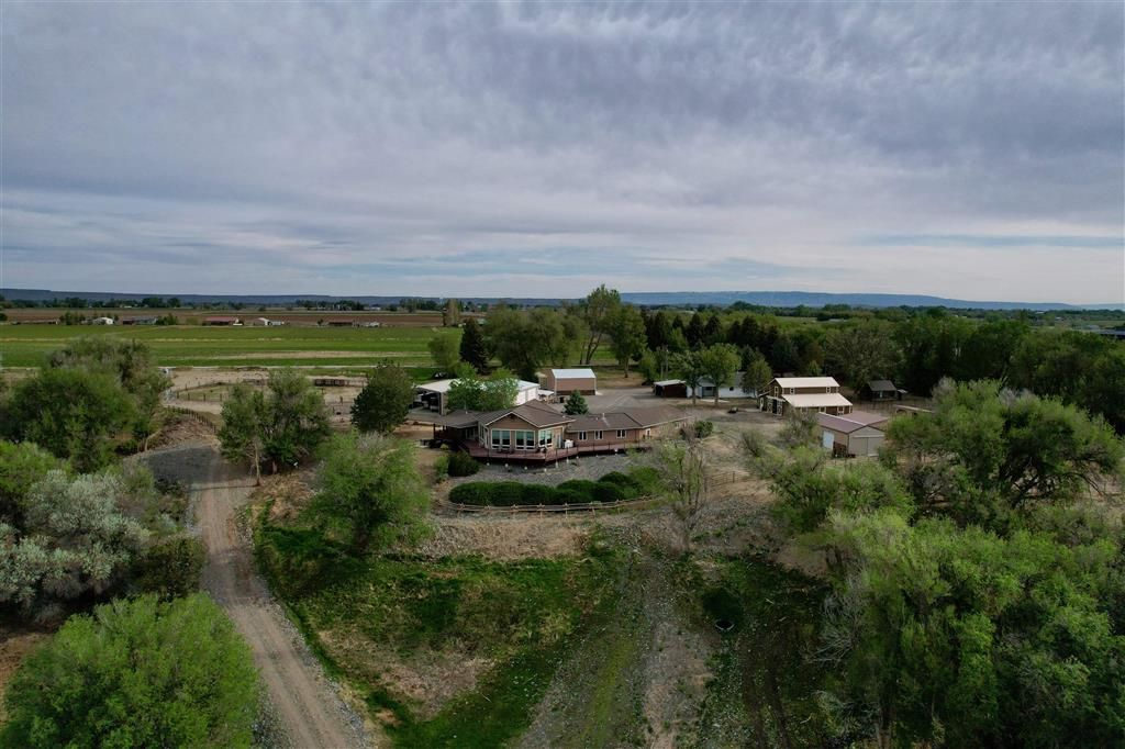 Photo of 1002 Lane 11 1/2, Powell, WY 82435 (MLS # 10032409)