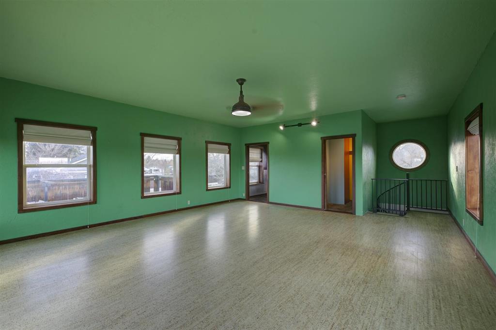 Cody, Wyoming 82414, United States, 2 Bedrooms Bedrooms, ,3 BathroomsBathrooms,Residential,Pending,81269