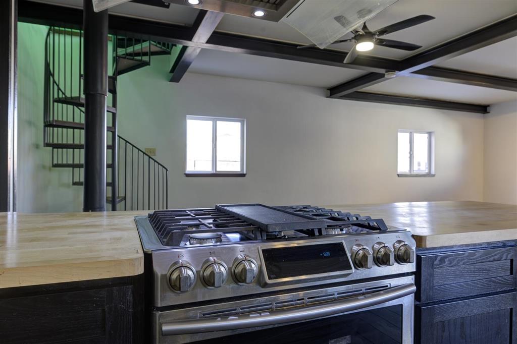 Cody, Wyoming 82414, United States, 2 Bedrooms Bedrooms, ,3 BathroomsBathrooms,Residential,Pending,81269