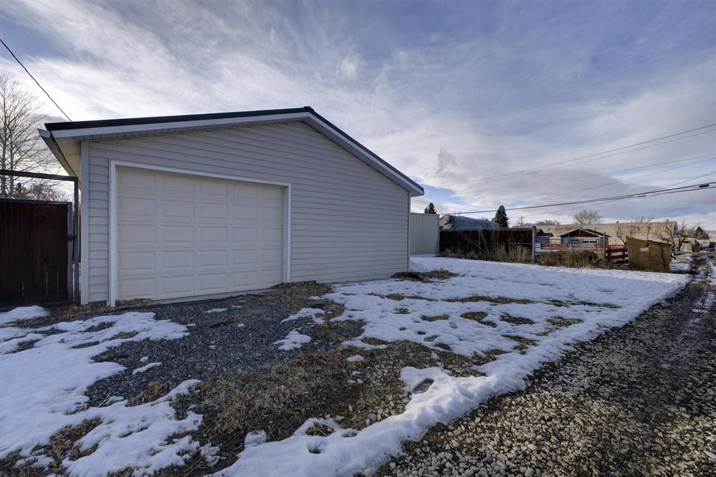 Cody, Wyoming 82414, United States, 2 Bedrooms Bedrooms, ,3 BathroomsBathrooms,Residential,Pending,81269