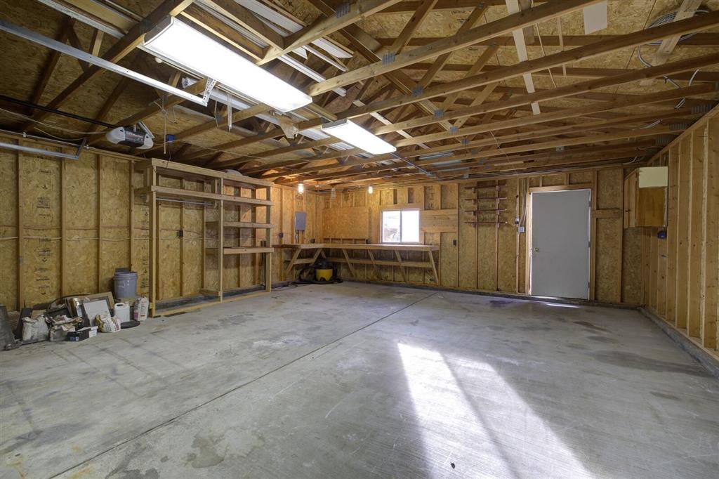 Cody, Wyoming 82414, United States, 2 Bedrooms Bedrooms, ,3 BathroomsBathrooms,Residential,Pending,81269