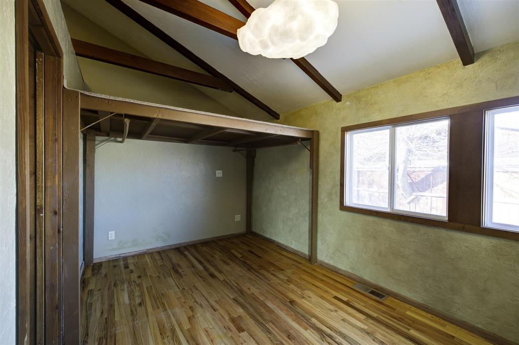 Cody, Wyoming 82414, United States, 2 Bedrooms Bedrooms, ,3 BathroomsBathrooms,Residential,Pending,81269