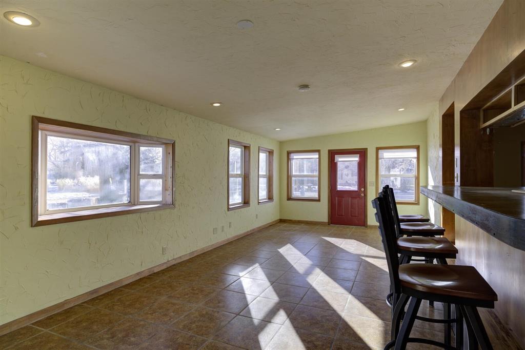 Cody, Wyoming 82414, United States, 2 Bedrooms Bedrooms, ,3 BathroomsBathrooms,Residential,Pending,81269