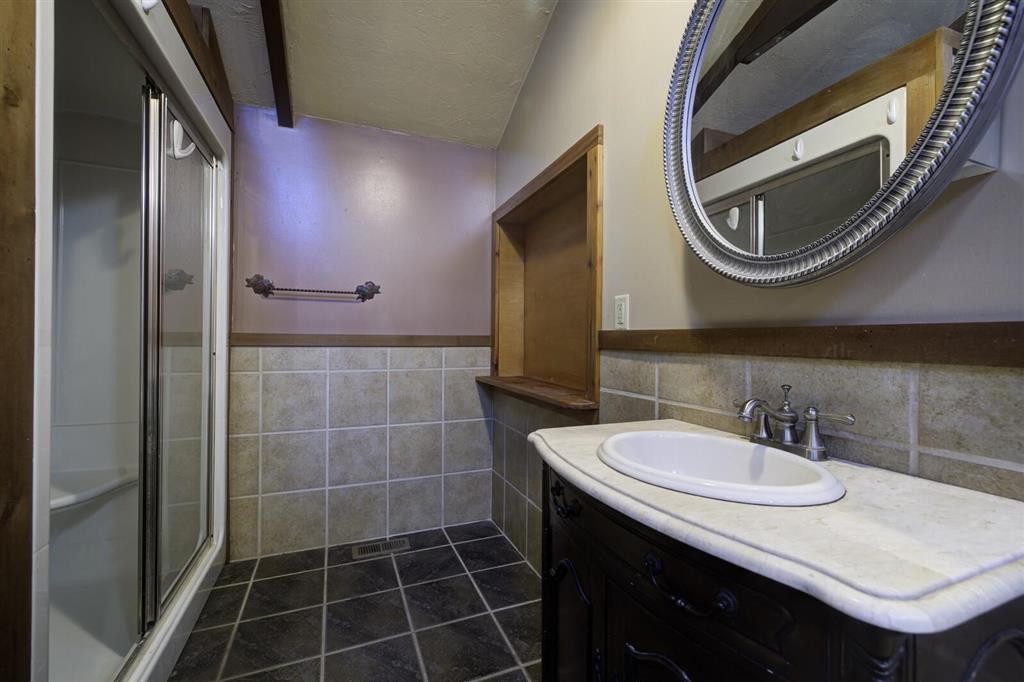 Cody, Wyoming 82414, United States, 2 Bedrooms Bedrooms, ,3 BathroomsBathrooms,Residential,Pending,81269