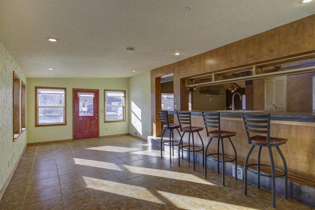 Cody, Wyoming 82414, United States, 2 Bedrooms Bedrooms, ,3 BathroomsBathrooms,Residential,Pending,81269