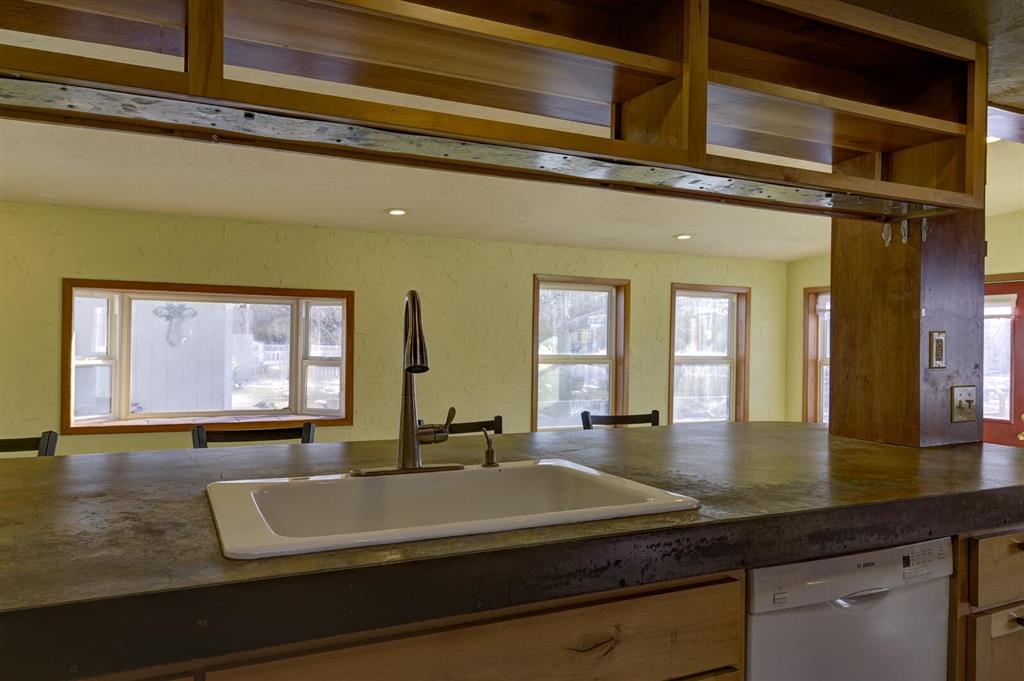 Cody, Wyoming 82414, United States, 2 Bedrooms Bedrooms, ,3 BathroomsBathrooms,Residential,Pending,81269