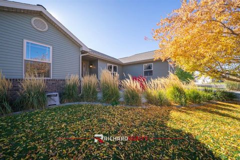 Photo of 1004 Greenfield Dr, Powell, WY 82435 (MLS # 10031793)