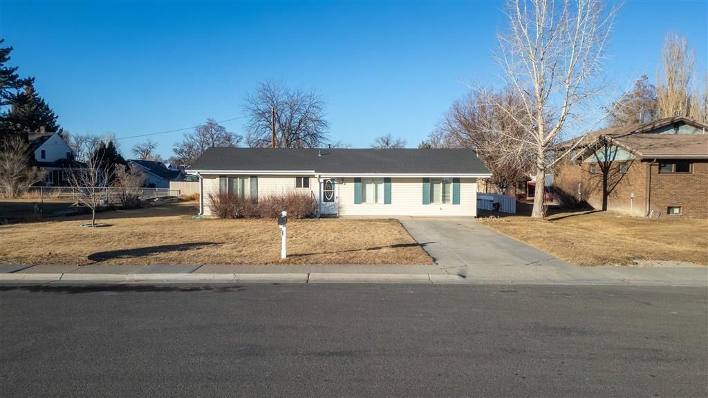 Photo of 141 E 6th Ave, Lovell, WY 82431 (MLS # 10032010)