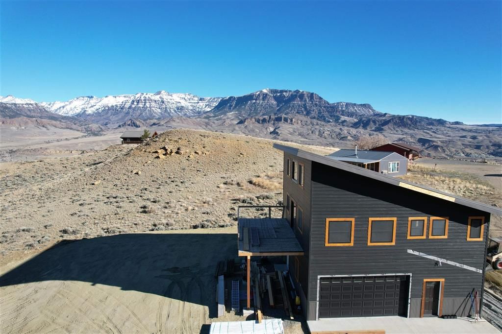 Photo of 212 Hawk Dr, Wapiti, WY 82450 (MLS # 10032170)