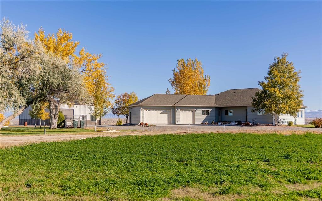 Photo of 4924 Orchard Bench Rd, Basin, WY 82410 (MLS # 10031809)