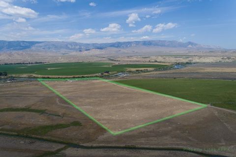 Tiny photo for 77 Eagle Rock Trail, Clark, WY 82435 (MLS # 10031532)