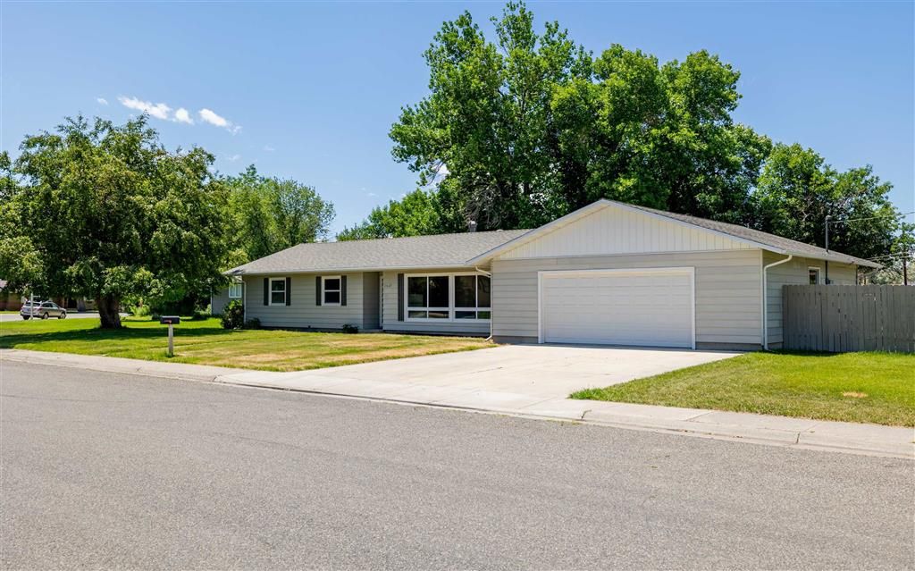 Photo of 1507 26th St, Cody, WY 82414 (MLS # 10031448)
