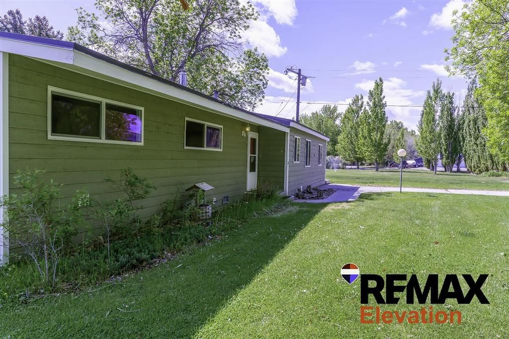 Photo of 905 S 9th St, Basin, WY 82410 (MLS # 10031280)