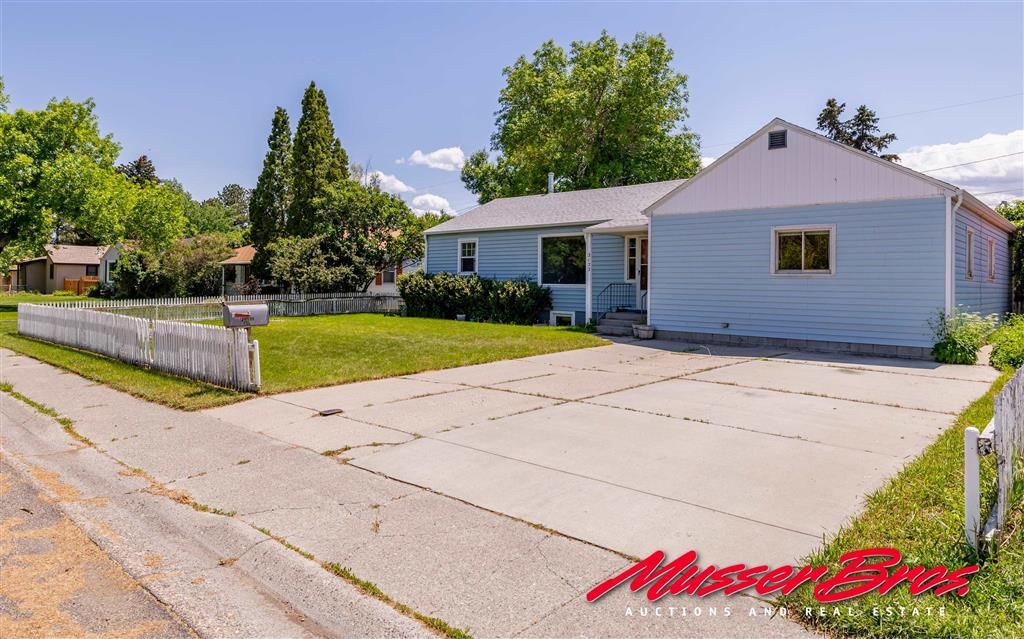 Photo of 2122 Peake Ave, Cody, WY 82414 (MLS # 10031357)