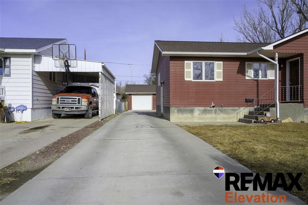 Photo of 208 N 4th Ave, Greybull, WY 82426 (MLS # 10031993)