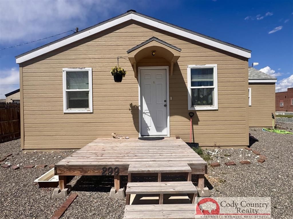 Photo of 299 5th St, Frannie, WY 82423 (MLS # 10032380)