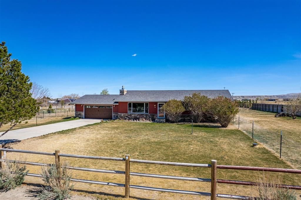 Photo of 12 Marquette Dr, Cody, WY 82414 (MLS # 10032323)
