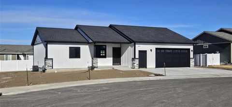 Photo of 2801 Skyview Ln #6, Cody, WY 82414 (MLS # 10032004)