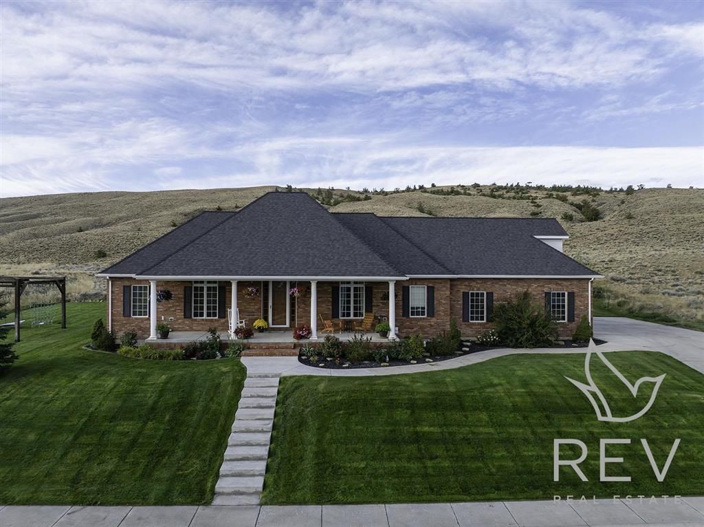 Photo of 732 Links View Dr, Cody, WY 82414 (MLS # 10032154)