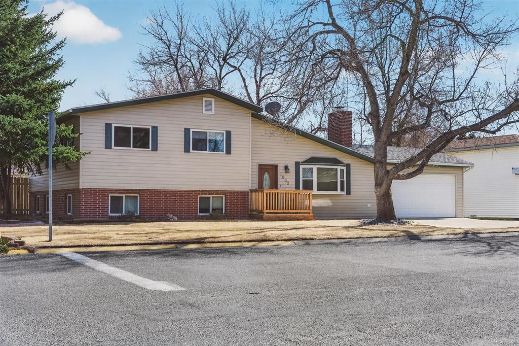 Photo of 1032 Alpine Ave, Cody, WY 82414 (MLS # 10032266)
