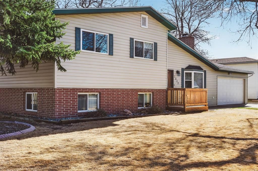 Photo of 1032 Alpine Ave, Cody, WY 82414 (MLS # 10032266)