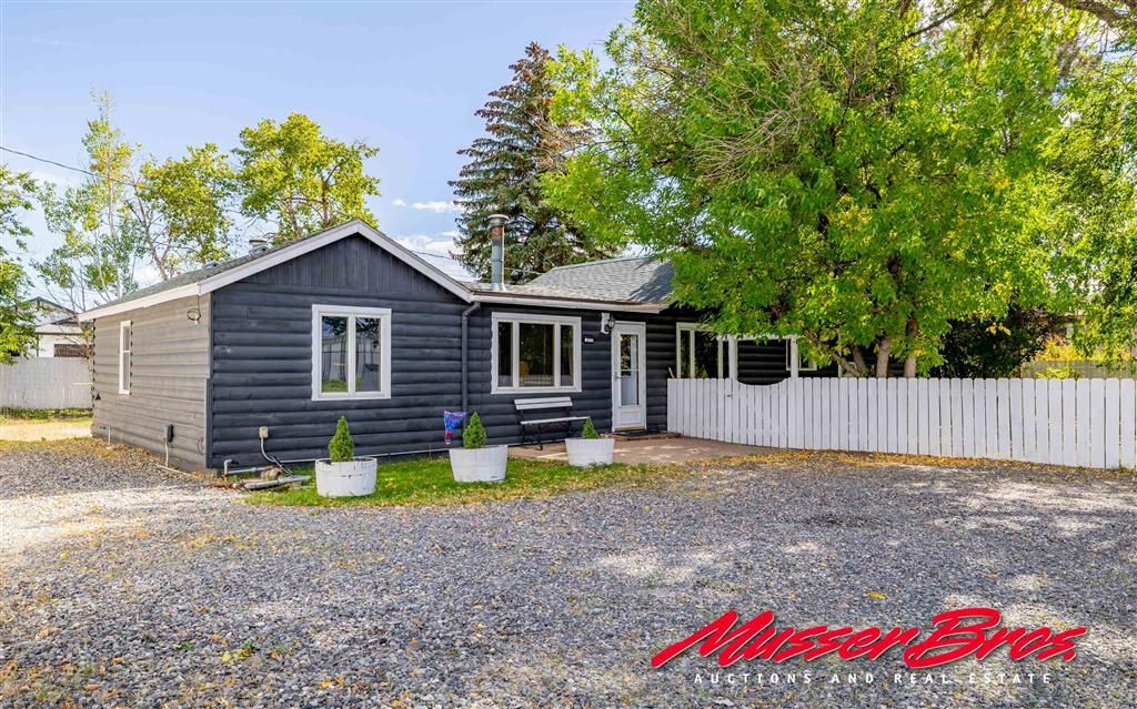 Photo of 826 North, Cody, WY 82414 (MLS # 10031781)