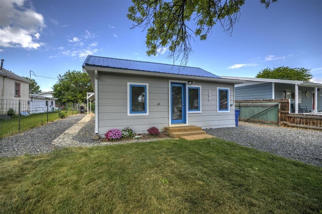 Photo of 674 Nevada Ave, Lovell, WY 82431 (MLS # 10031336)