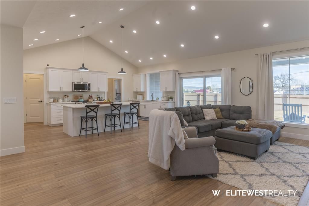 Photo of 30 E 10th St, Lovell, WY 82431 (MLS # 10032128)