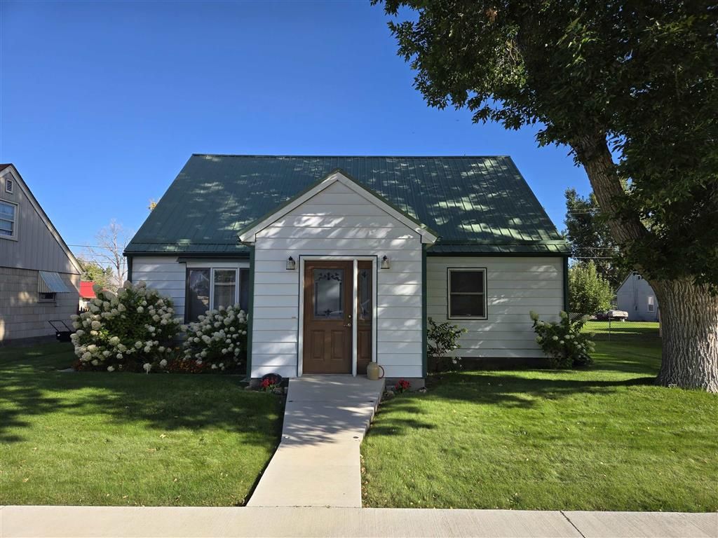 Photo of 516 4th Ave S Ave, Greybull, WY 82426 (MLS # 10031703)