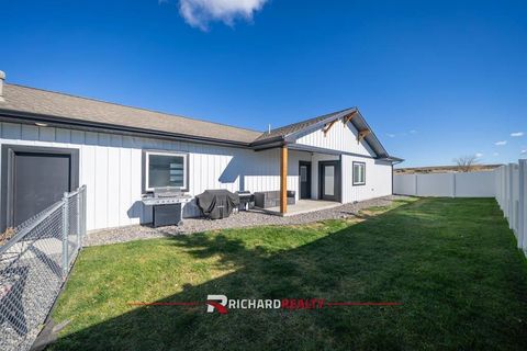 Tiny photo for 755 Go Around Loop, Cody, WY 82414 (MLS # 10031787)