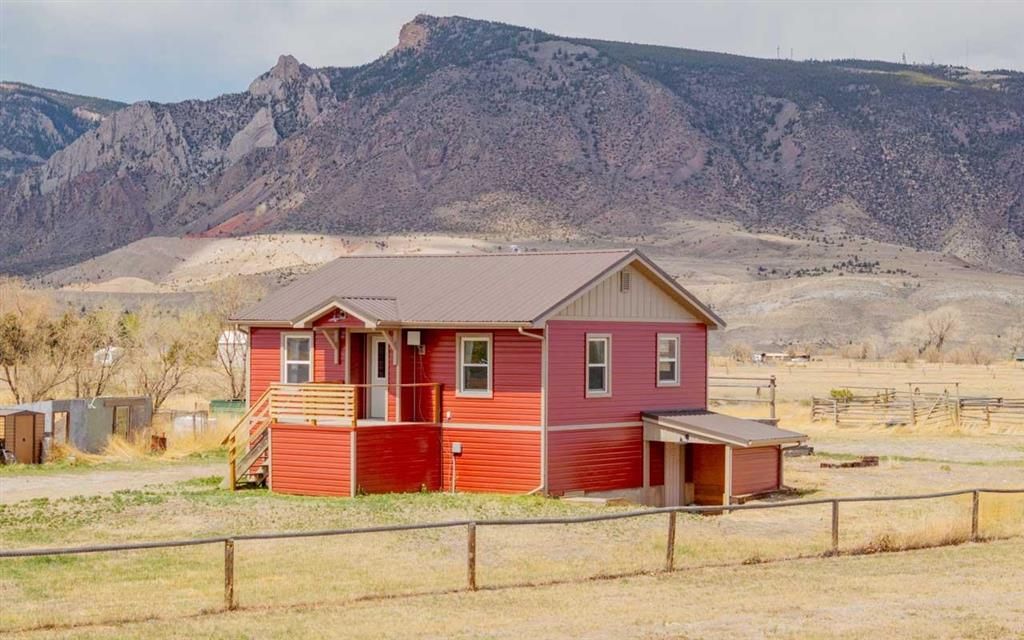 Photo of 15 Arrowhead Dr, Cody, WY 82414 (MLS # 10032321)
