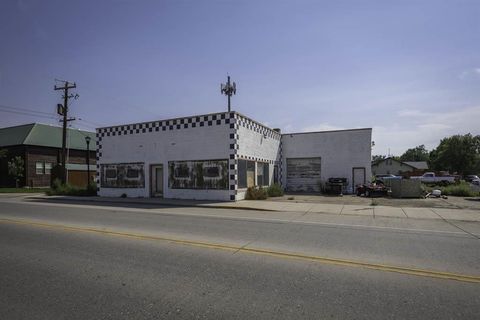 Photo of 125 S 6th St, Greybull, WY 82426 (MLS # 10031690)
