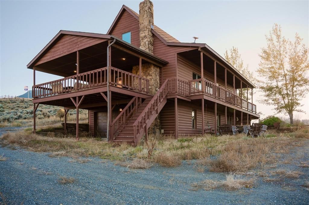 Photo of 8 Stagecoach Trl, Cody, WY 82414 (MLS # 10031802)