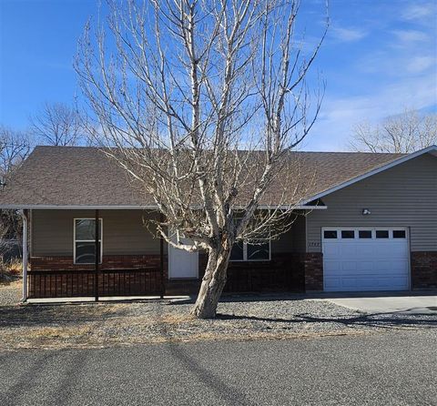 Photo of 1747 26th St, Cody, WY 82414 (MLS # 10032046)
